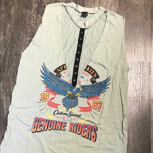 Sleeveless Plunging Neck Chocker Graphic Tee - Picture 2 of 8